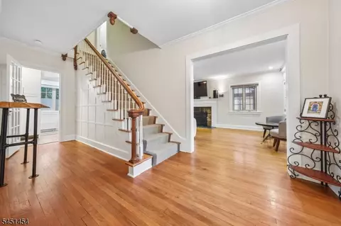 Entry Way - 1041 Kenyon Ave, Plainfield, NJ 07060 photo 1 of 10