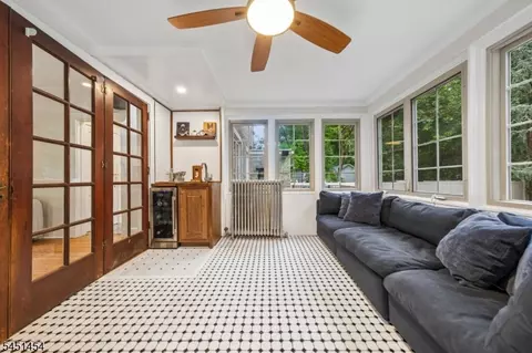 Entry Way - 1041 Kenyon Ave, Plainfield, NJ 07060 photo 6 of 10