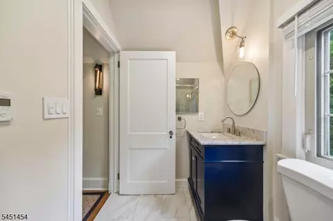 Bath - 1041 Kenyon Ave, Plainfield, NJ 07060 photo 4 of 7