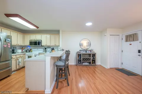 Other - 10 Parkside Ct, Wayne, NJ 07470 photo 3 of 9