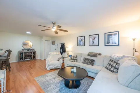 Other - 10 Parkside Ct, Wayne, NJ 07470 photo 5 of 9