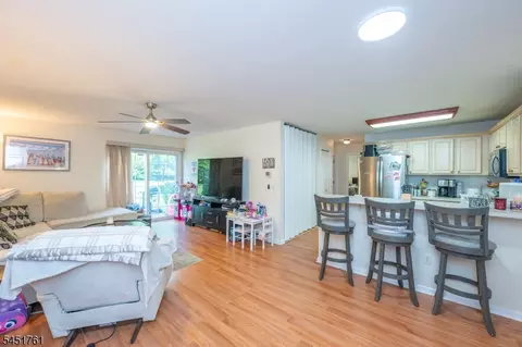 Other - 10 Parkside Ct, Wayne, NJ 07470 photo 4 of 9
