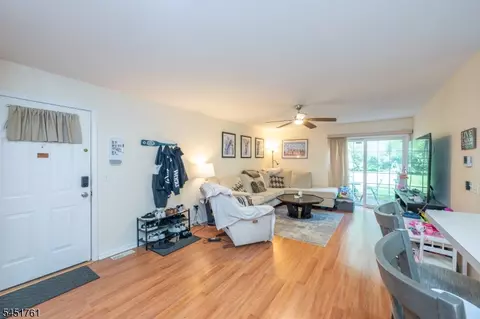 Other - 10 Parkside Ct, Wayne, NJ 07470 photo 2 of 9