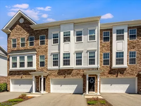 30 Colgate Dr, Morristown, NJ 07960