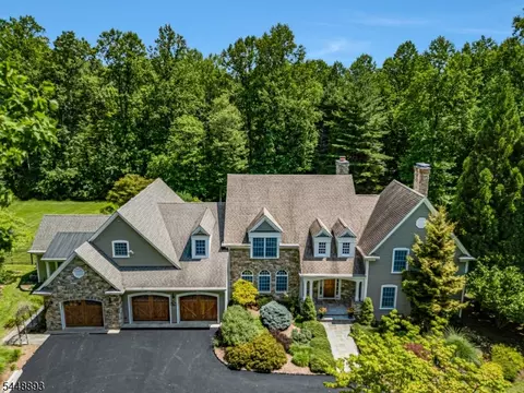 246 Beacon Hill Rd, Califon, NJ 07830