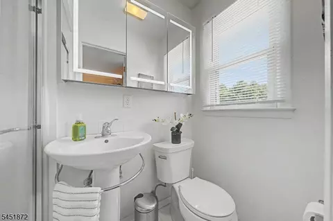 Bath - 3 Rose Ct, Dover, NJ 07801 photo 2 of 4