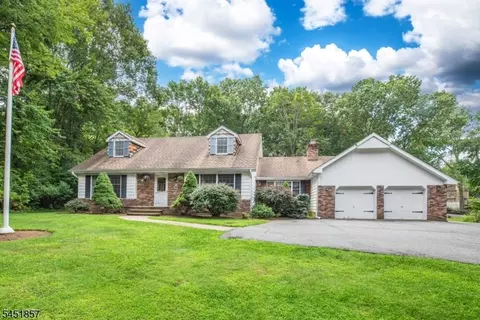 28 Church Rd, Randolph, NJ 07869