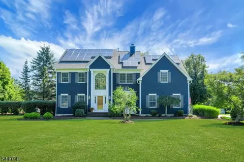 7 Bentley Way, Long Valley, NJ 07853