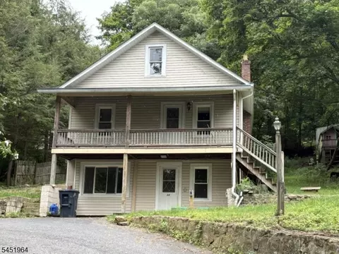 22 Hoffmans Crossing Rd, Califon, NJ 07830