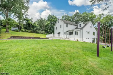 345 Bowden Rd, Cedar Grove, NJ 07009