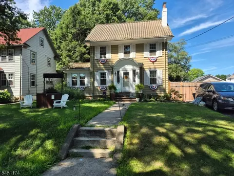718 Chestnut St, Roselle Park, NJ 07204