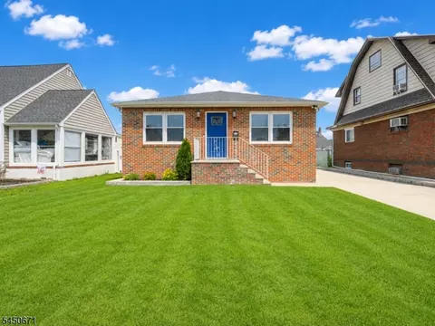 21 N 18th St, Kenilworth, NJ 07033