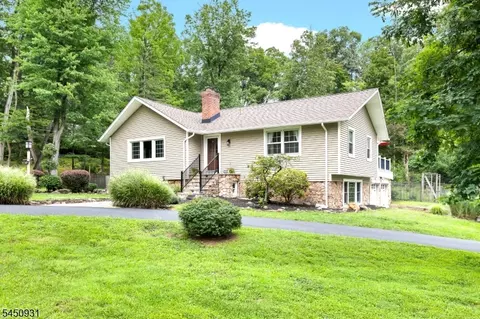 248 Johnston Dr, Watchung, NJ 07069