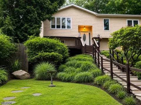 72 W Lake Shore Dr, Rockaway, NJ 07866