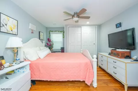 Bedroom - 1136 Valley Rd #1A, Wayne, NJ 07470 photo 1 of 2