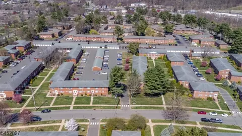 View/Area - 1136 Valley Rd #1A, Wayne, NJ 07470 photo 2 of 4