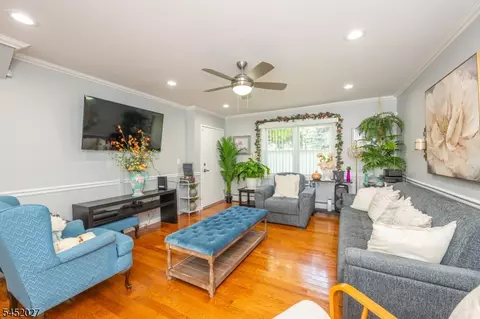 Living - 1136 Valley Rd #1A, Wayne, NJ 07470 photo 1 of 1