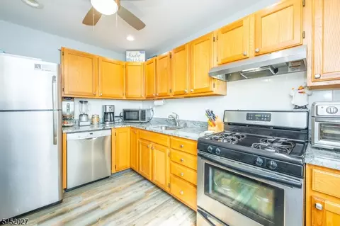 Kitchen - 1136 Valley Rd #1A, Wayne, NJ 07470 photo 1 of 1
