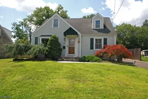 131 Weiss Ter, Raritan, NJ 08869