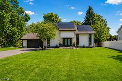5 Three Rivers Dr, Lake Hopatcong, NJ 07849