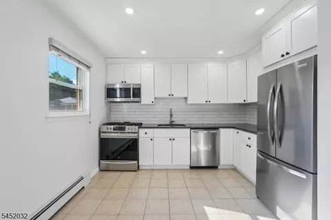Kitchen - 39 Manchester Ct, Wayne, NJ 07470 photo 2 of 2