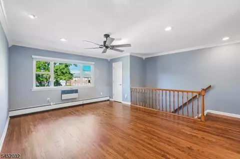 Living - 39 Manchester Ct, Wayne, NJ 07470 photo 2 of 8