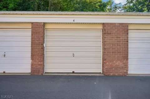 Exterior - 39 Manchester Ct, Wayne, NJ 07470 photo 1 of 4