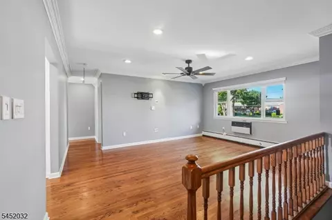 Living - 39 Manchester Ct, Wayne, NJ 07470 photo 6 of 8