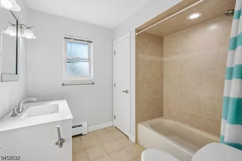Bath - 39 Manchester Ct, Wayne, NJ 07470 photo 1 of 3