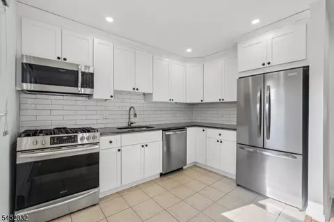 Kitchen - 39 Manchester Ct, Wayne, NJ 07470 photo 1 of 2
