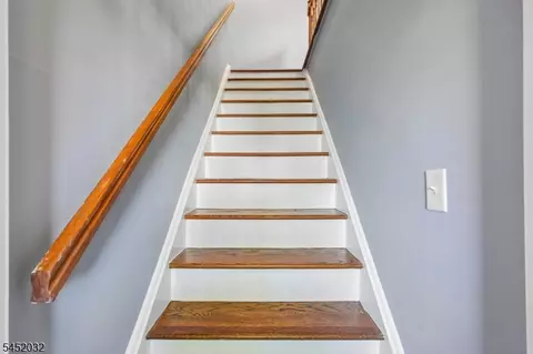 Entry Way - 39 Manchester Ct, Wayne, NJ 07470 photo 1 of 1