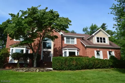 40 Newland Ct, Bridgewater, NJ 08807