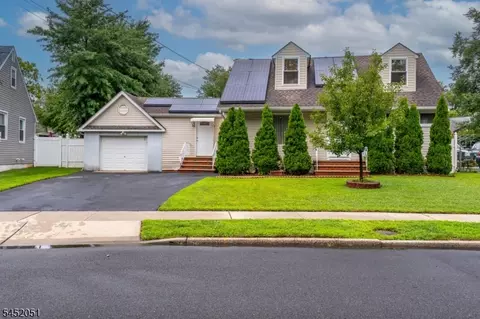 108 Independence Dr, Roselle, NJ 07203