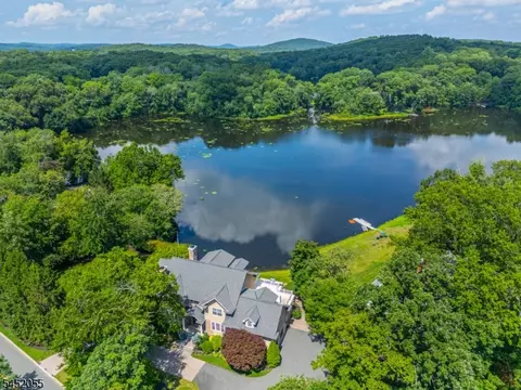11 N Pocono Rd, Mountain Lakes, NJ 07046