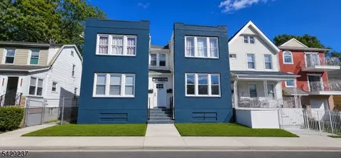 16-18 Boylan St, Newark, NJ 07106
