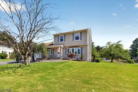 6 Dumont Round, Hillsborough, NJ 08844