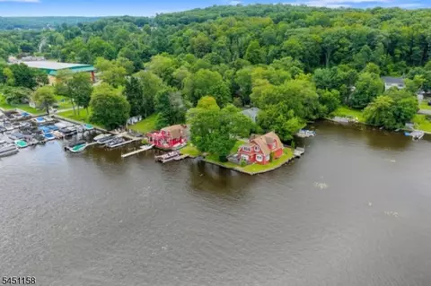 8 Shallow Cove Rd, Lake Hopatcong, NJ 07849