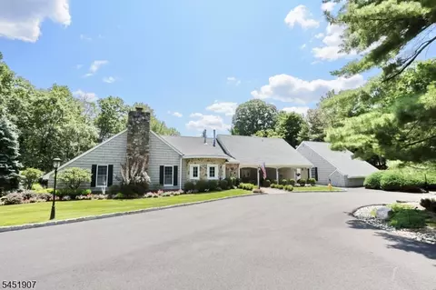 Exterior - 14 Birdseye Cir, Wayne, NJ 07470 photo 9 of 10