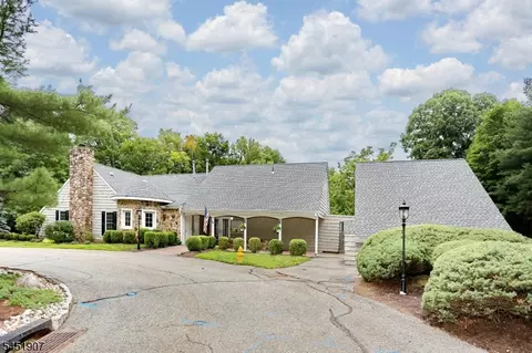 Exterior - 14 Birdseye Cir, Wayne, NJ 07470 photo 7 of 10