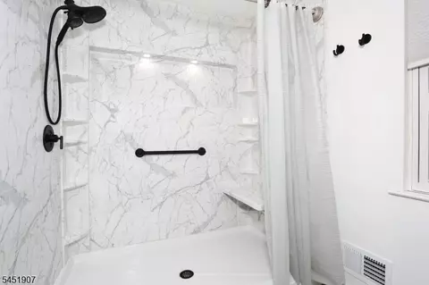 Bath - 14 Birdseye Cir, Wayne, NJ 07470 photo 5 of 7