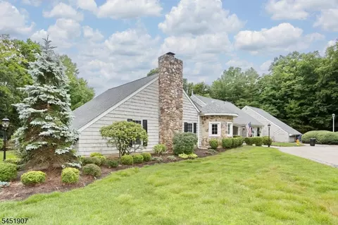 Exterior - 14 Birdseye Cir, Wayne, NJ 07470 photo 8 of 10