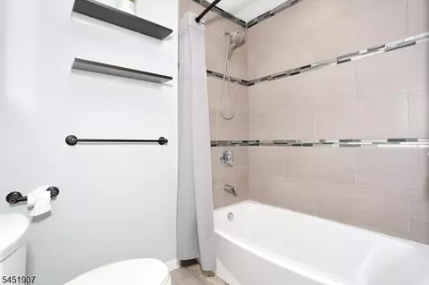 Bath - 14 Birdseye Cir, Wayne, NJ 07470 photo 7 of 7