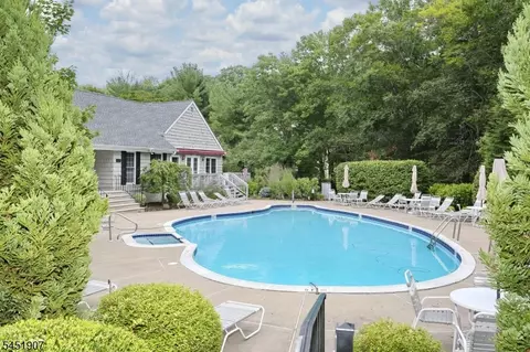 Exterior - 14 Birdseye Cir, Wayne, NJ 07470 photo 10 of 10