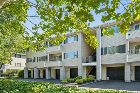 50-04 W Lindsley Rd #4, Cedar Grove, NJ 07009