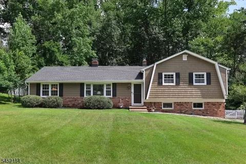 10 Holly Dr, Denville, NJ 07834
