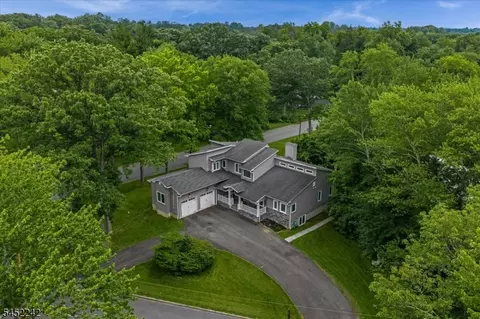 23 Erskine Dr, Morristown, NJ 07960