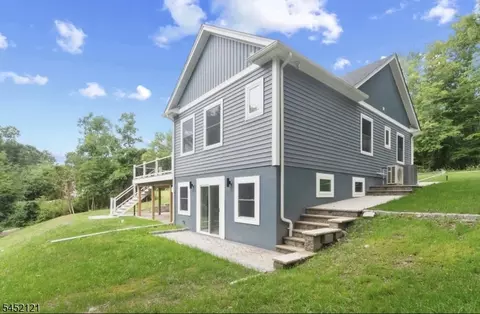 912 Spruce Trl, Newton, NJ 07860