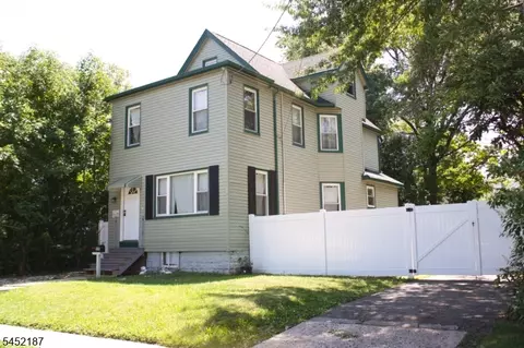 156 E 8th Ave, Roselle, NJ 07203