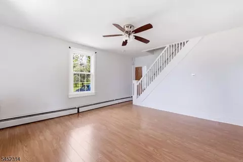 Living - 58-62 Nj Rte31 N Johnson Ave, Hampton, NJ 08827 photo 4 of 4