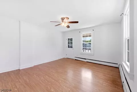 Living - 58-62 Nj Rte31 N Johnson Ave, Hampton, NJ 08827 photo 3 of 4